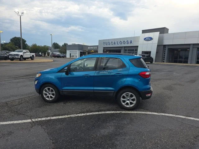 Used 2018 Blue Ford SE image 3