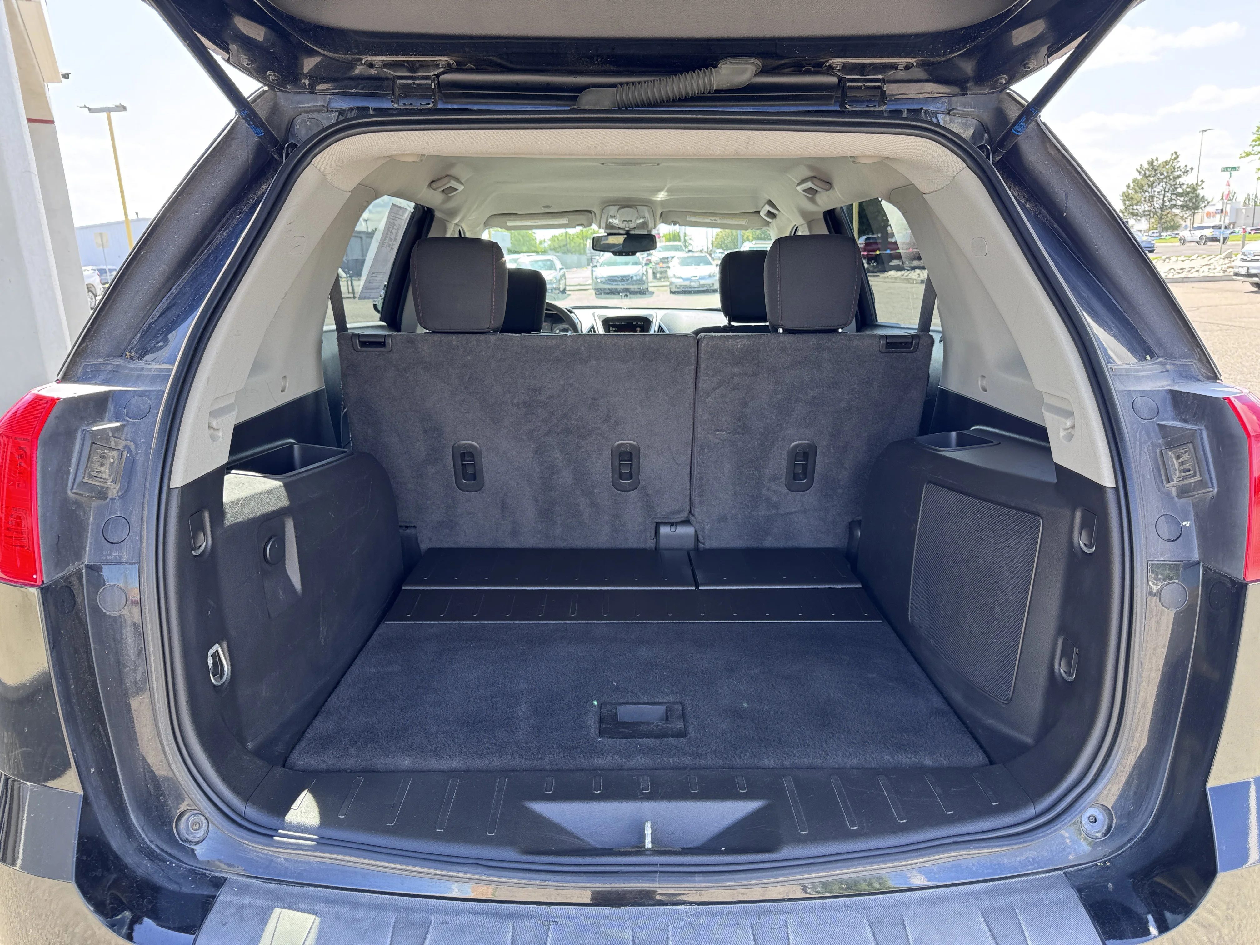 Used 2013 Onyx Black GMC SLE image 43
