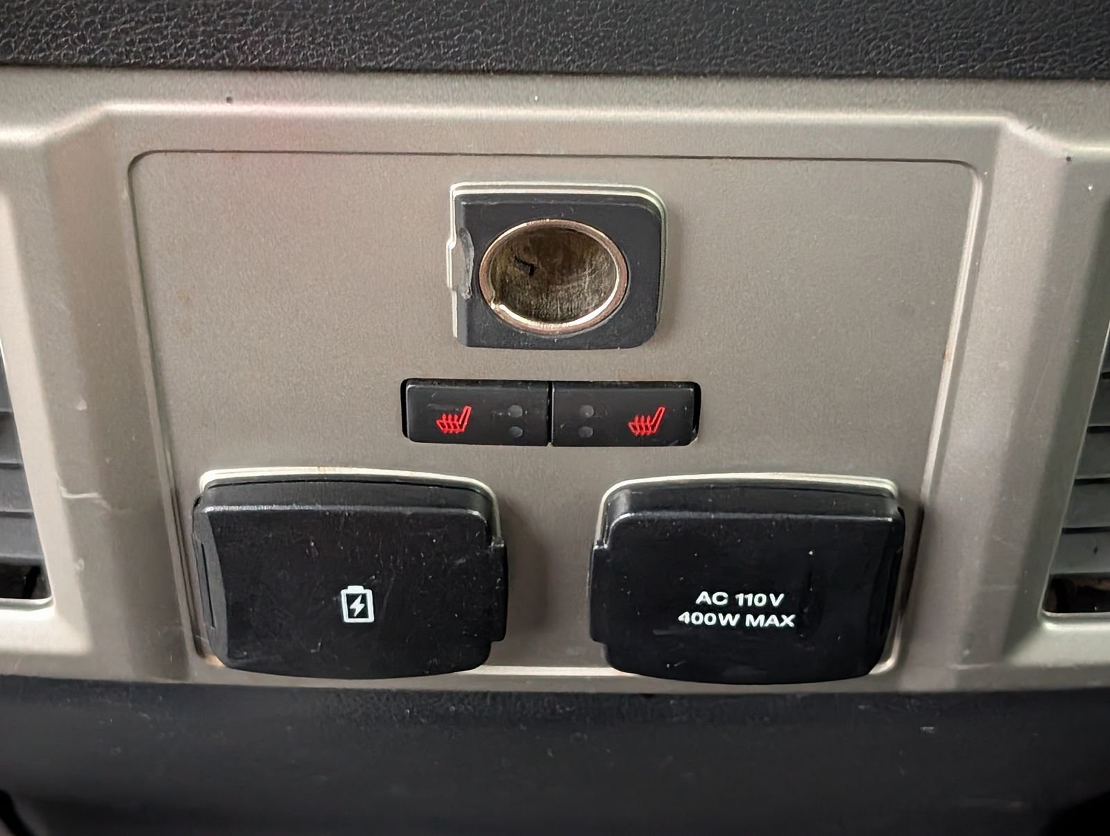 Used 2020 Oxford White Ford Lariat image 32