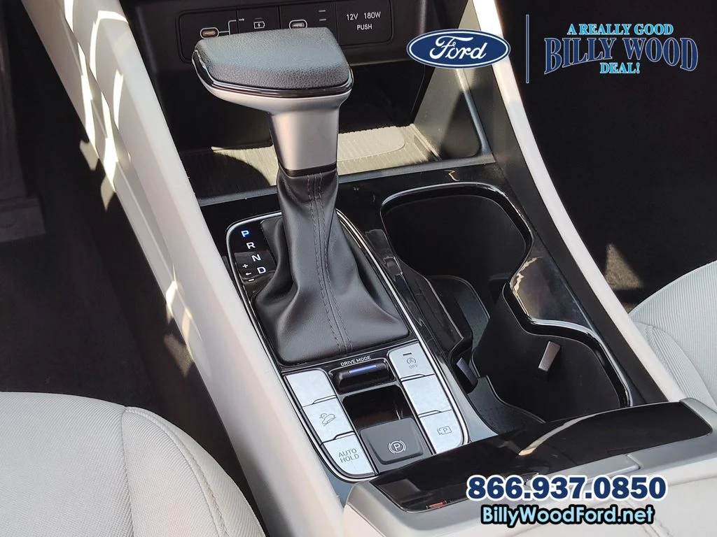 Used 2025 White Pearl Hyundai SEL image 20