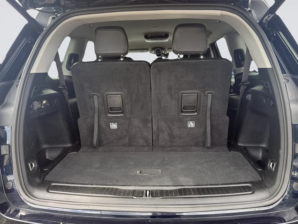 Used 2023 Black Jeep Limited image 12