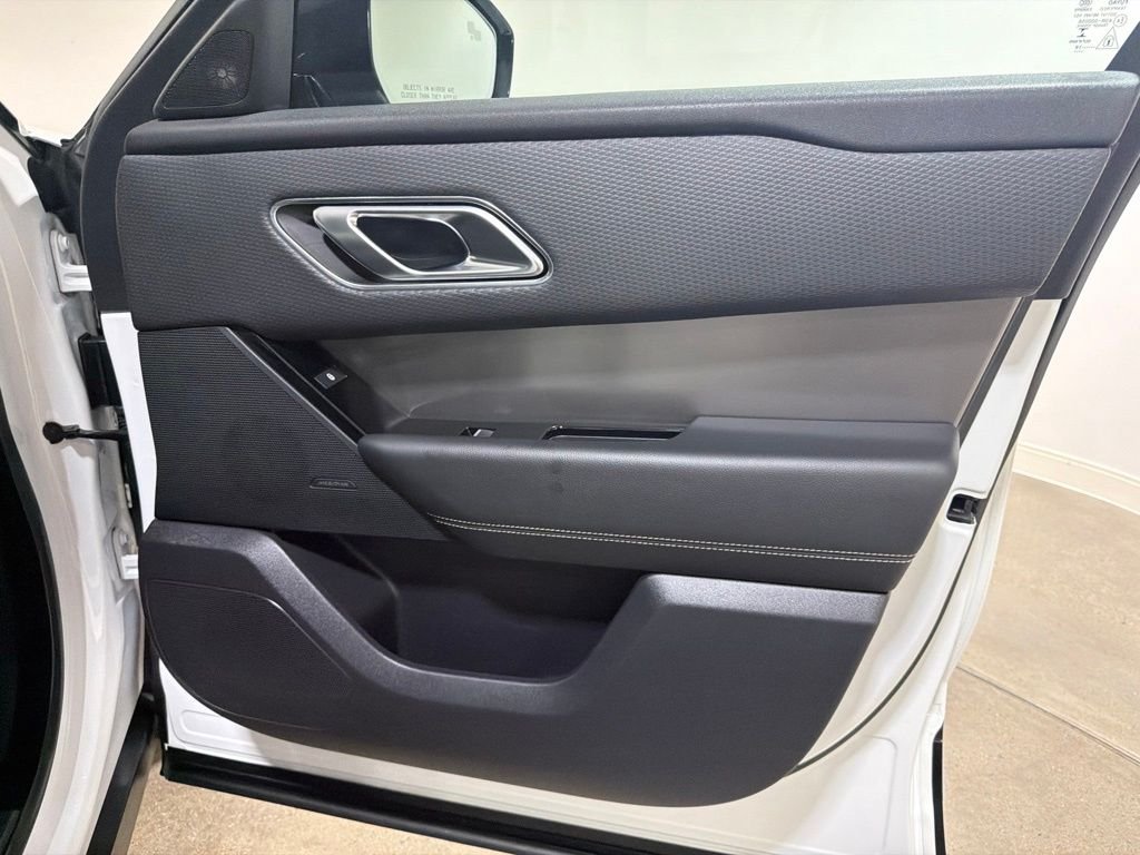 Used 2019 Fuji White Land Rover S image 23
