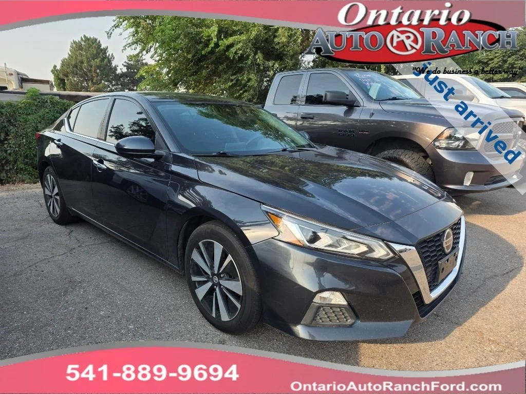 Used 2022 Storm Blue Metallic Nissan 2.5 SV image 1
