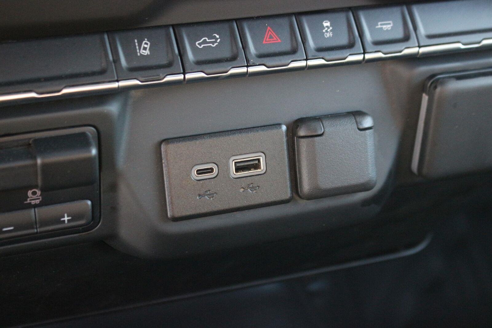 Used 2025 Summit White Chevrolet WT image 27