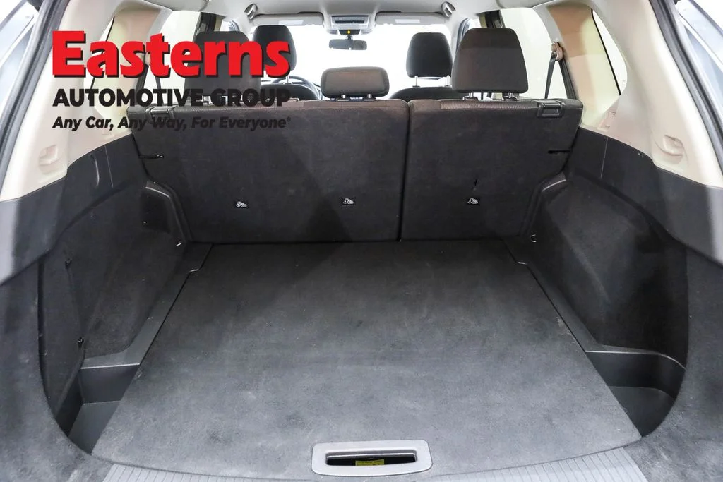 Used 2024 Gray Nissan SV image 9