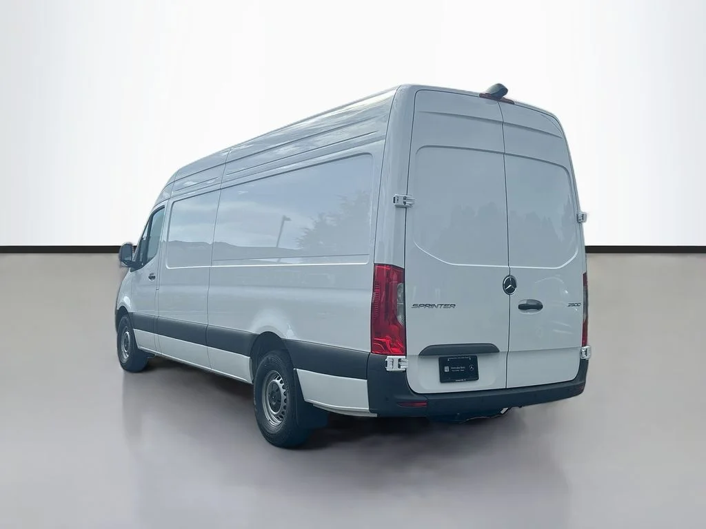 New 2026  Mercedes-Benz Cargo 170 WB image 5
