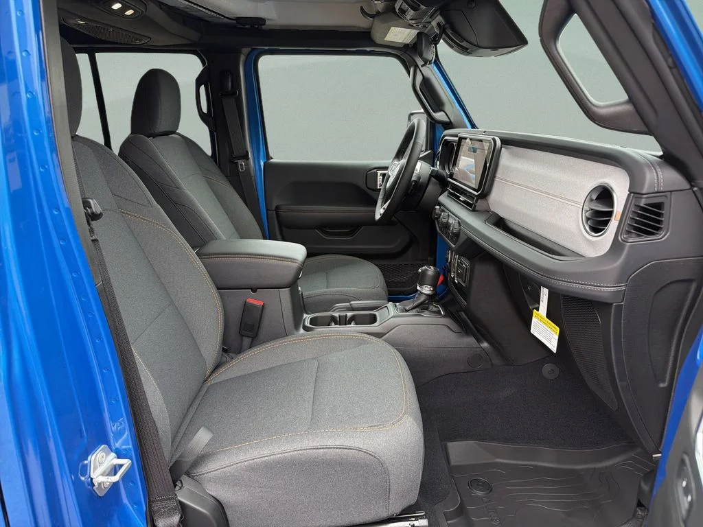 New 2026 Hydro Blue Pearl-Coat Exterior Paint Jeep Sahara image 29