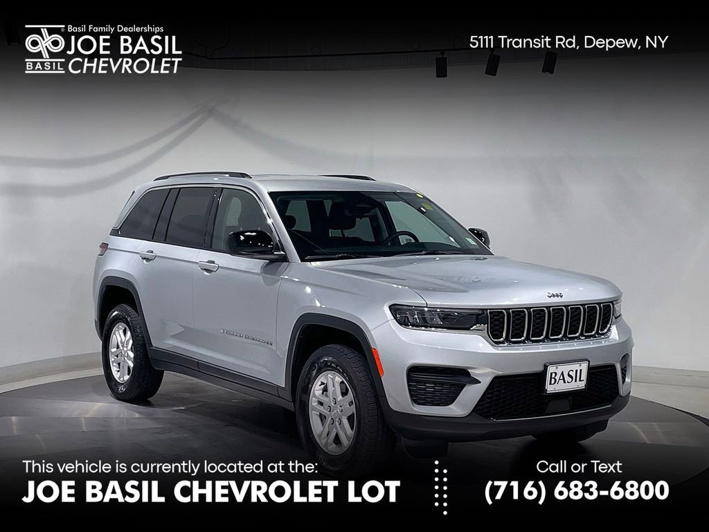 2023 Jeep Grand Cherokee Laredo 4x4's photo