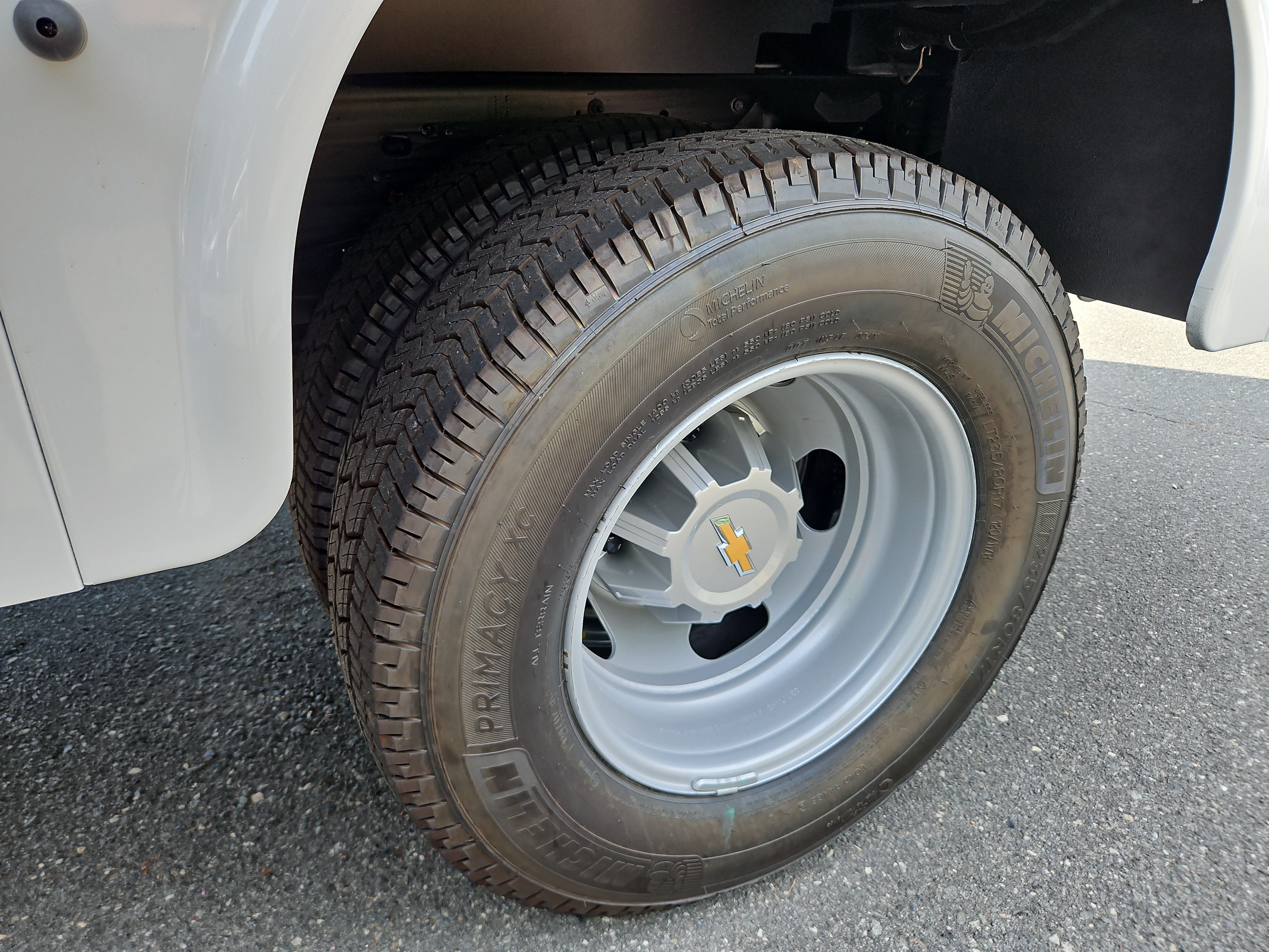 New 2026 Summit White Chevrolet Work Truck image 9
