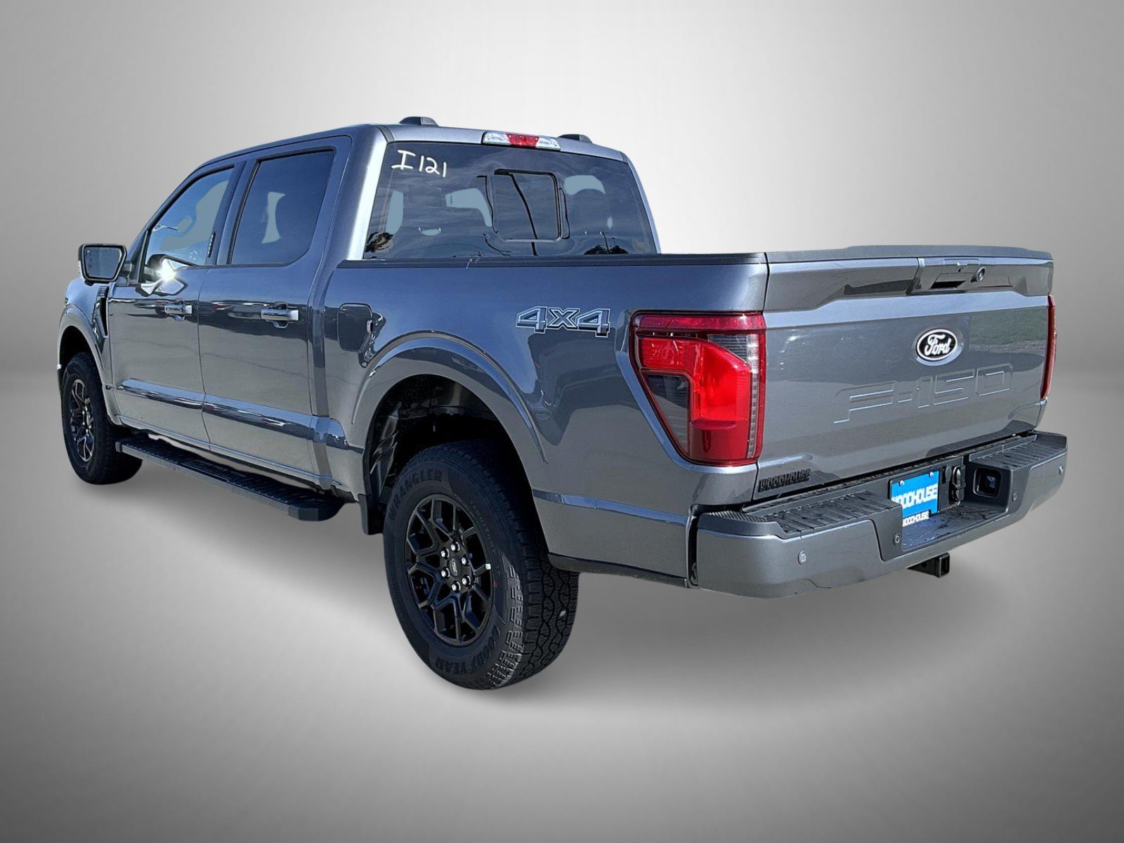 New 2026 Carbonized Gray Metallic Ford XLT image 7