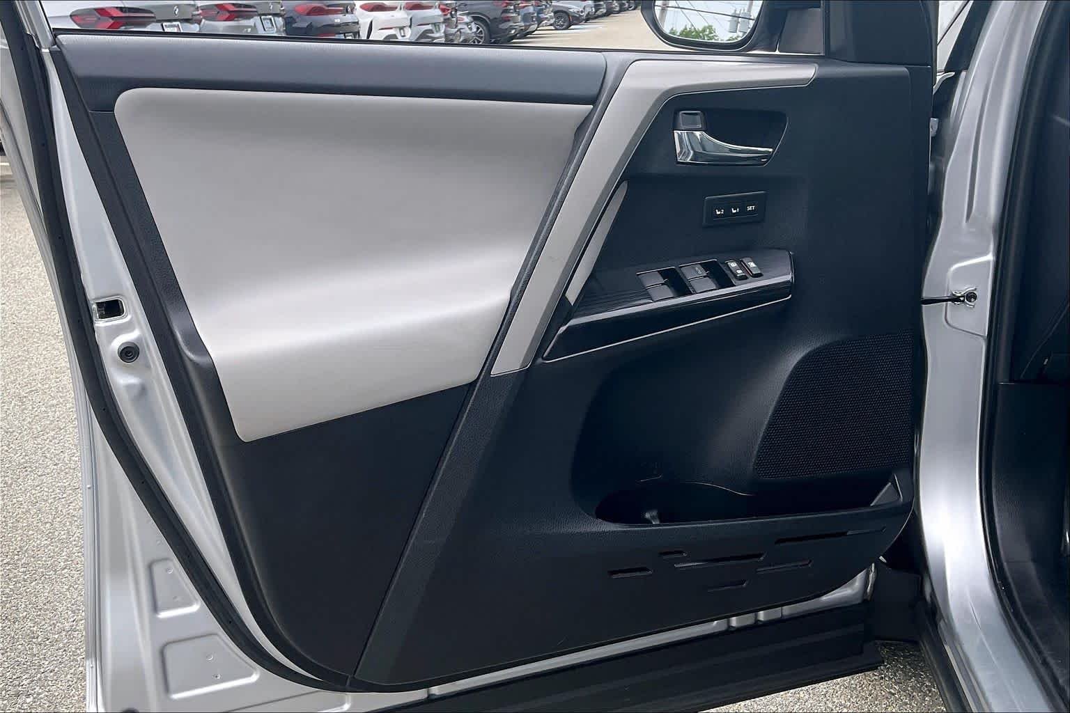 Used 2016 Silver Sky Metallic Toyota Limited image 41