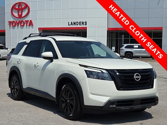 2024 Nissan Pathfinder SV