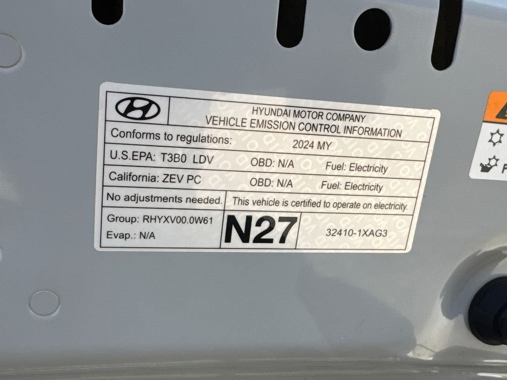 Used 2024 Gray Hyundai SE image 10