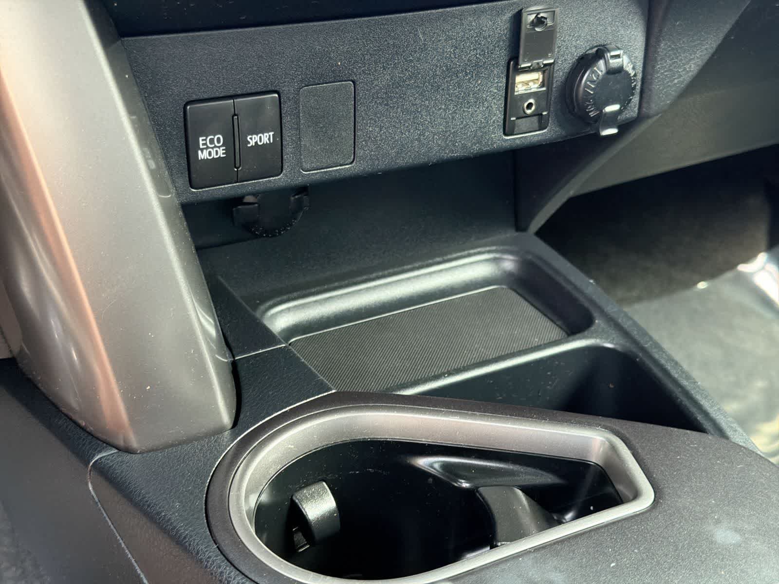 Used 2018 Silver Sky Metallic Toyota LE image 31