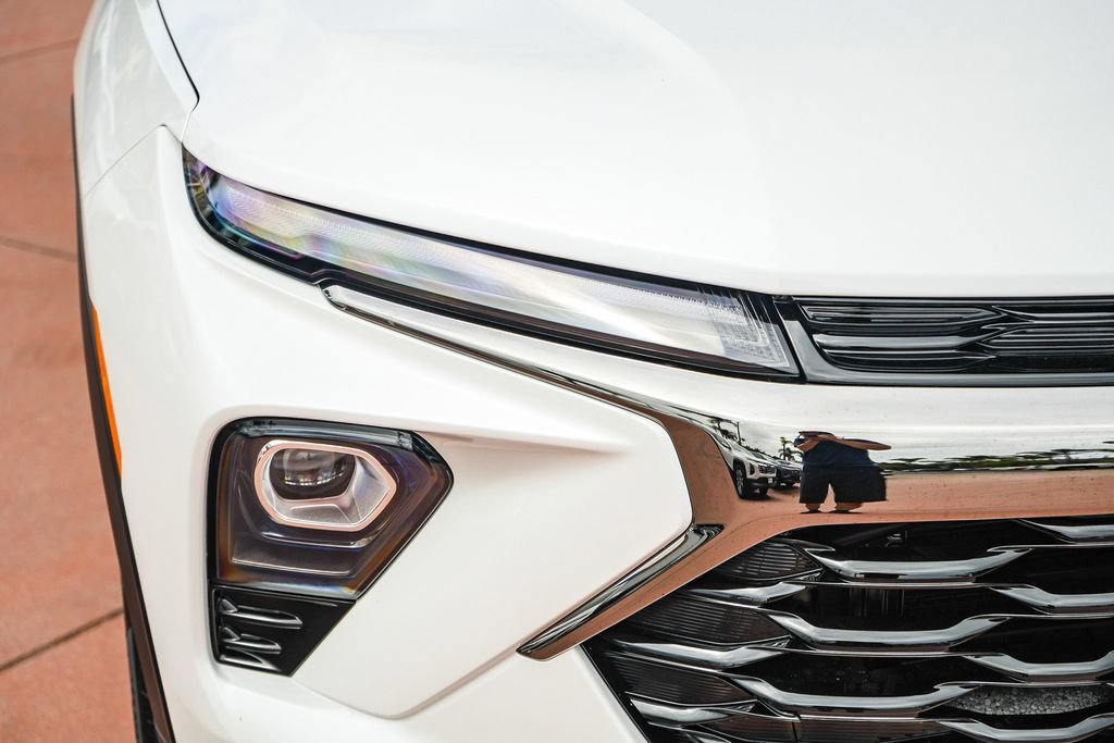 New 2026 Iridescent Pearl Tricoat Chevrolet RS image 8
