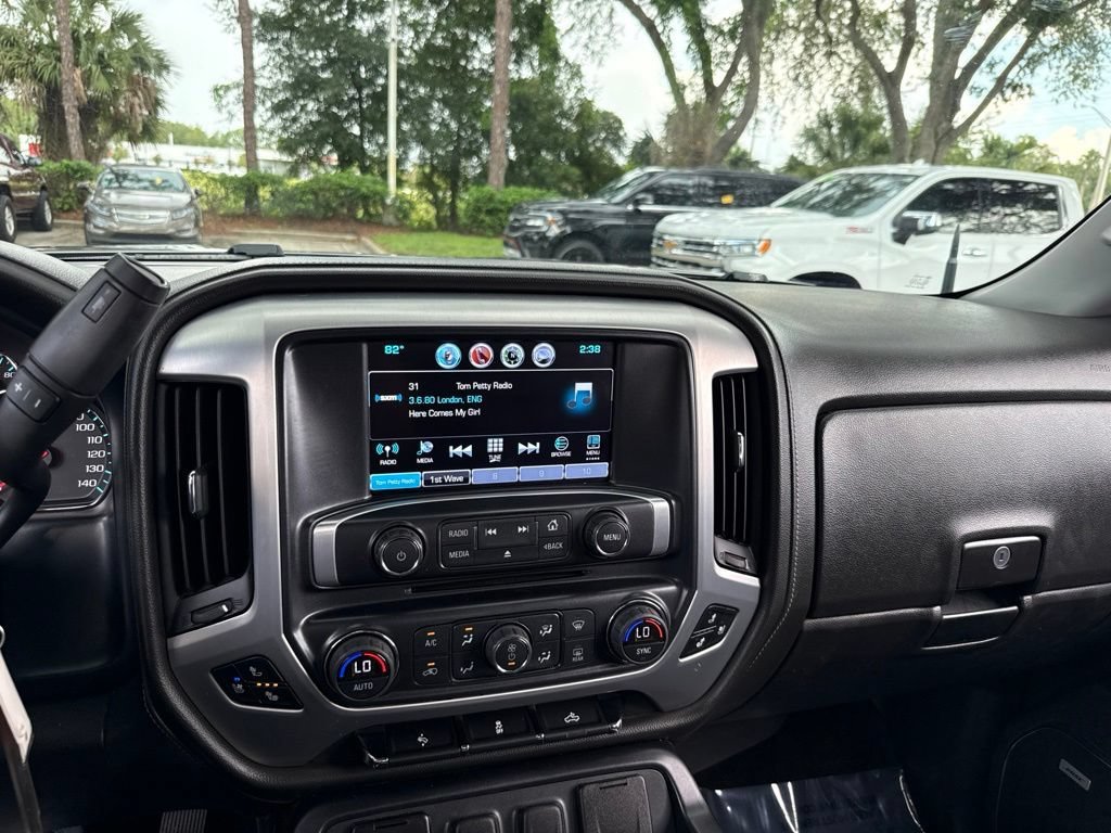 Used 2017 PEPPERDUST METALLIC GMC SLT image 71
