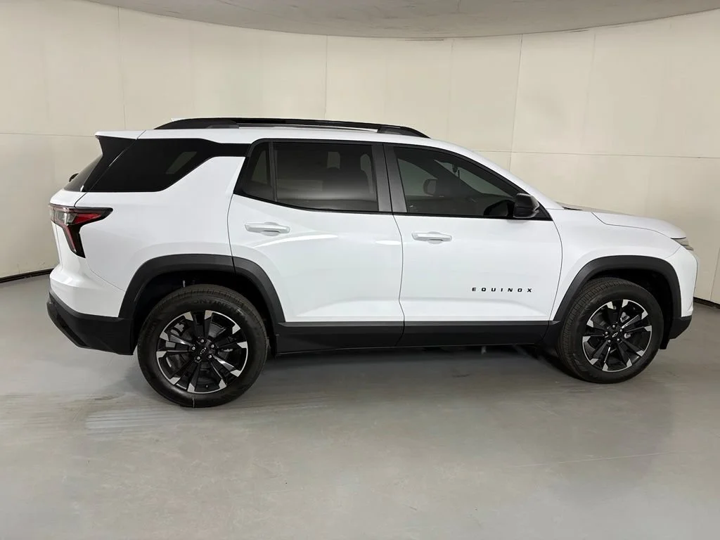 New 2027 Polar White Tricoat Chevrolet RS image 11