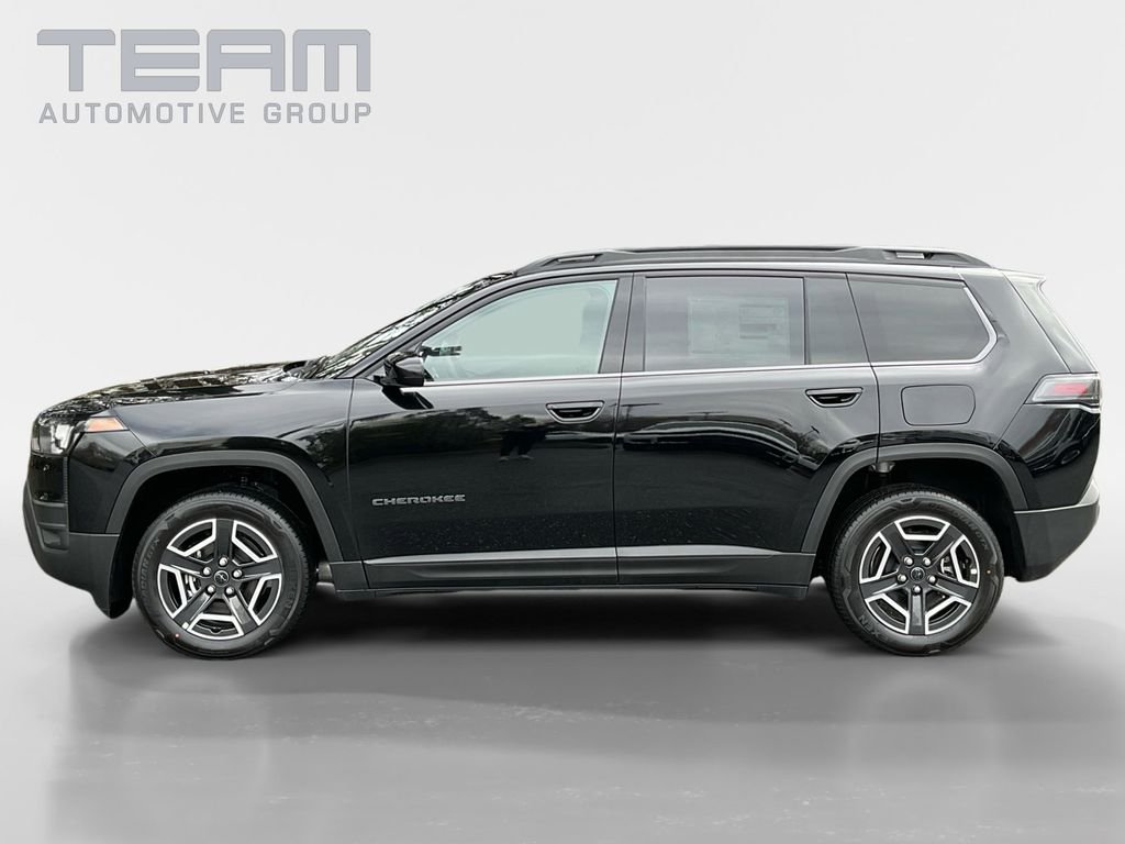 New 2026 Diamond Black Crystal Pearl-Coat Exterior Paint Jeep Laredo image 4