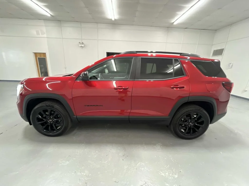 Used 2026 Volcanic Red Tintcoat GMC Elevation image 5