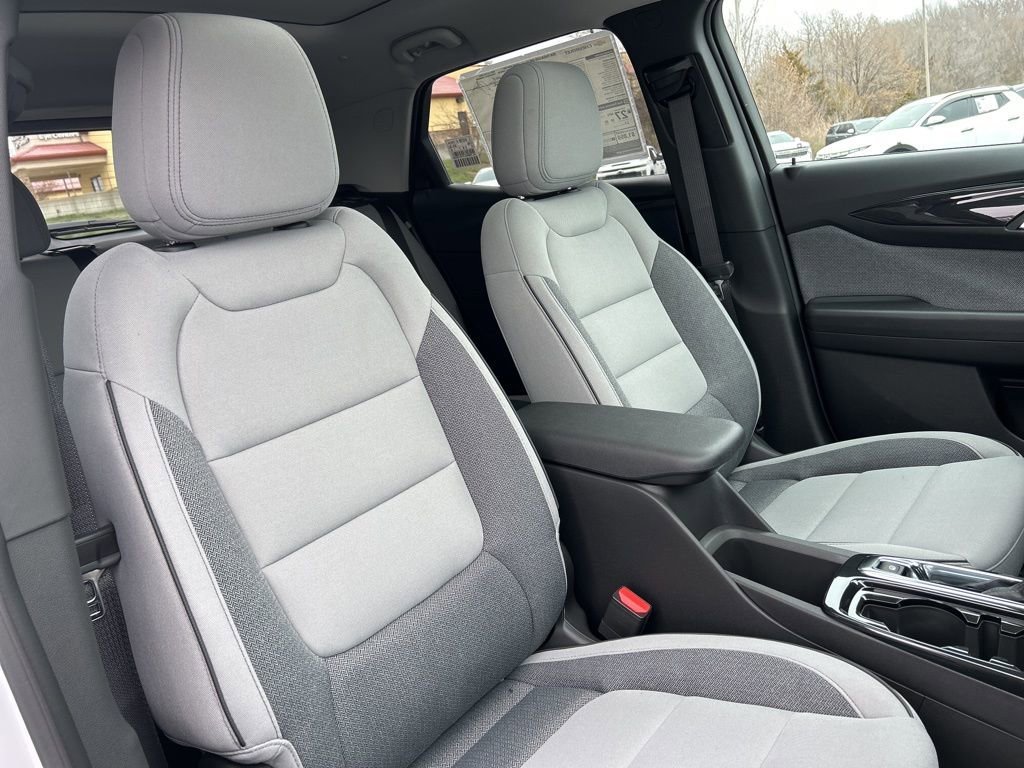 New 2026 Summit White Chevrolet LT image 44