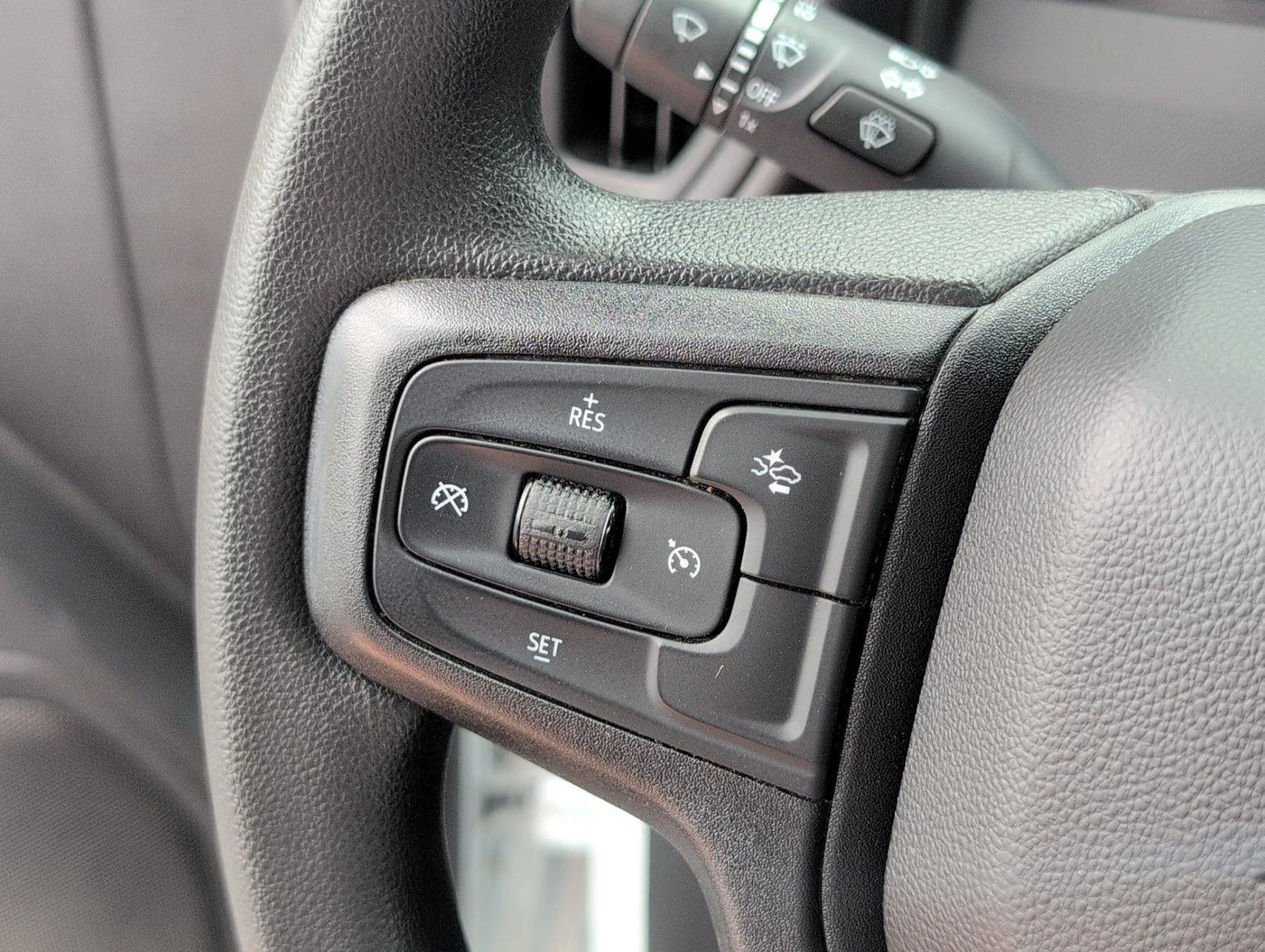 Used 2023 Summit White Chevrolet Custom image 28