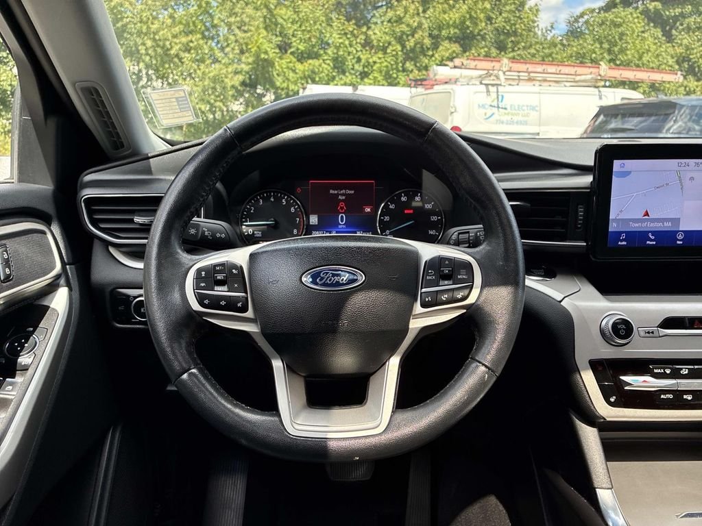 Used 2023 Green Ford XLT image 20