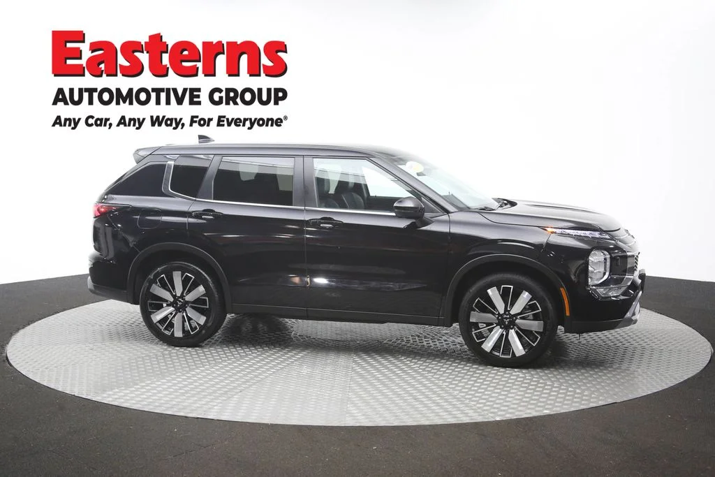 Used 2025 Black Mitsubishi SE image 47