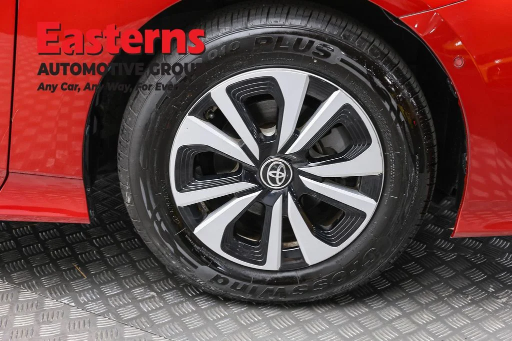Used 2018 Red Toyota Advanced image 32
