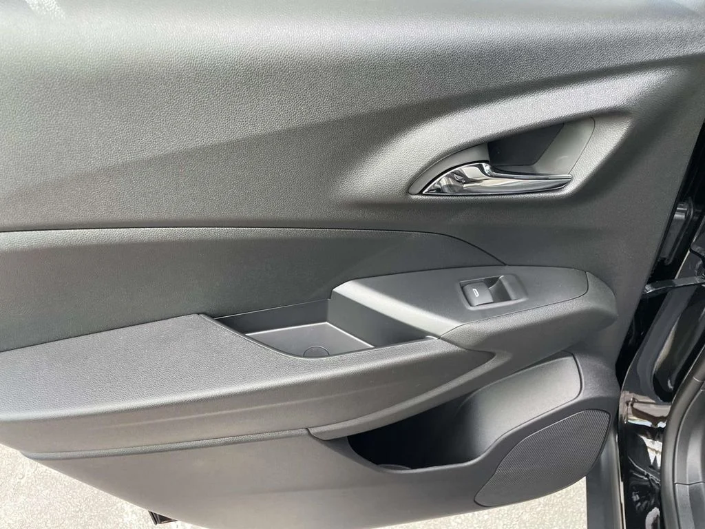 New 2026 Mosaic Black Metallic Chevrolet LT image 14