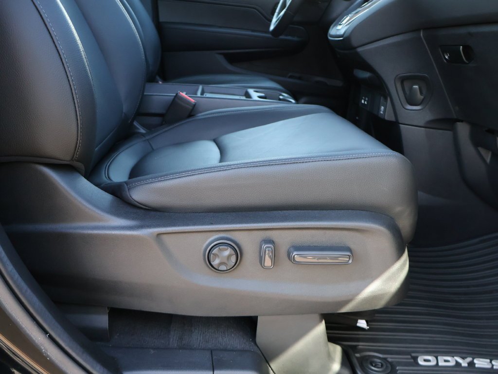 Used 2025  Honda EX-L image 10