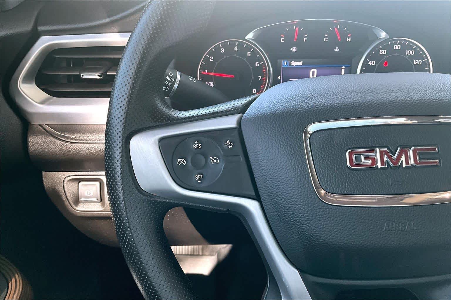 Used 2022 Summit White GMC SLE image 24