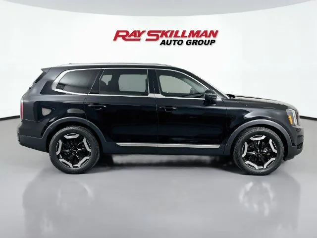 Used 2024 Black Kia EX image 8