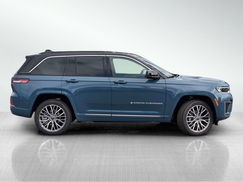 New 2026 Steel Blue Exterior Paint Jeep Summit image 3