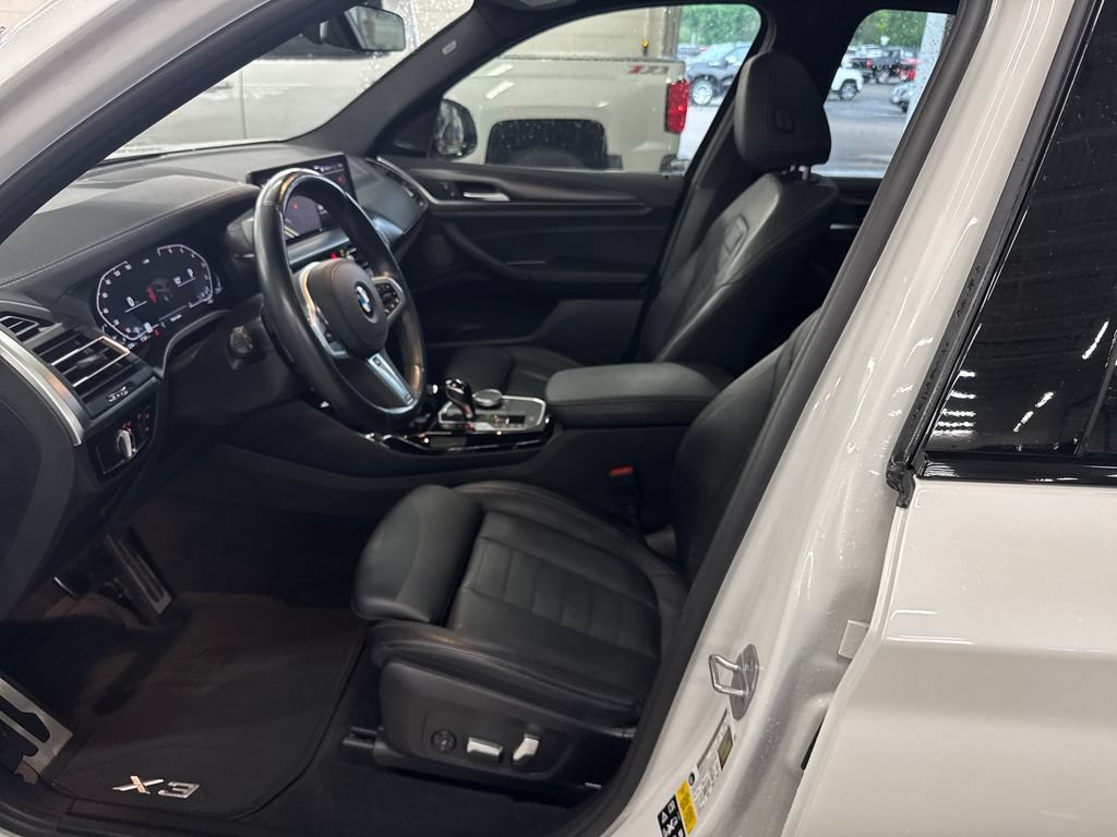 Used 2023 White BMW xDrive30i image 9