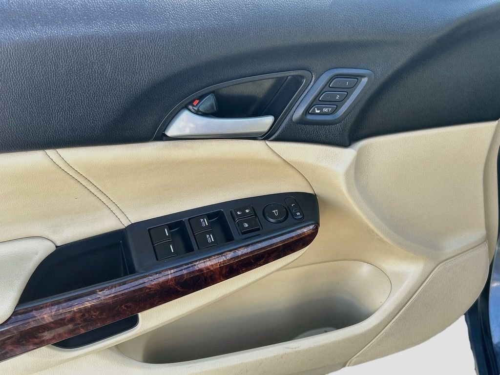 Used 2010 Polished Metal Metallic Honda EX-L image 16