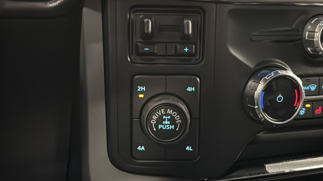 Used 2024 Darkened Bronze Metallic Ford Lariat image 34