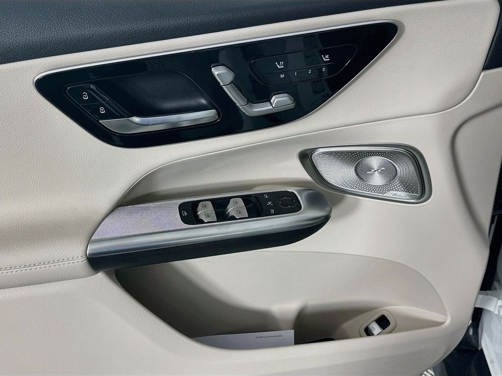 New 2026 Polar White Mercedes-Benz GLC 300 image 18