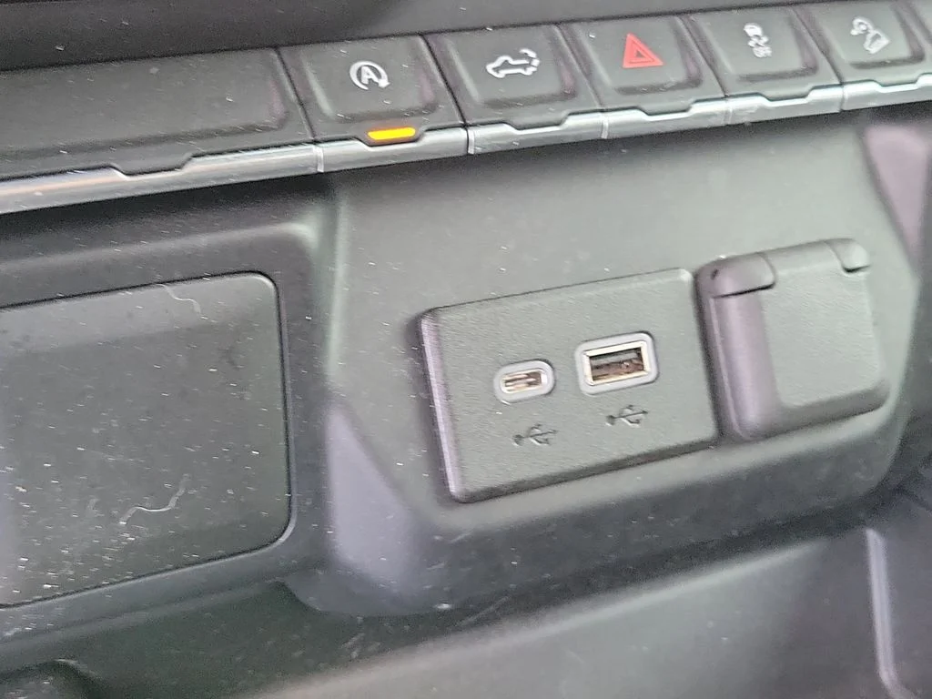 Used 2019 Silver Chevrolet RST image 34