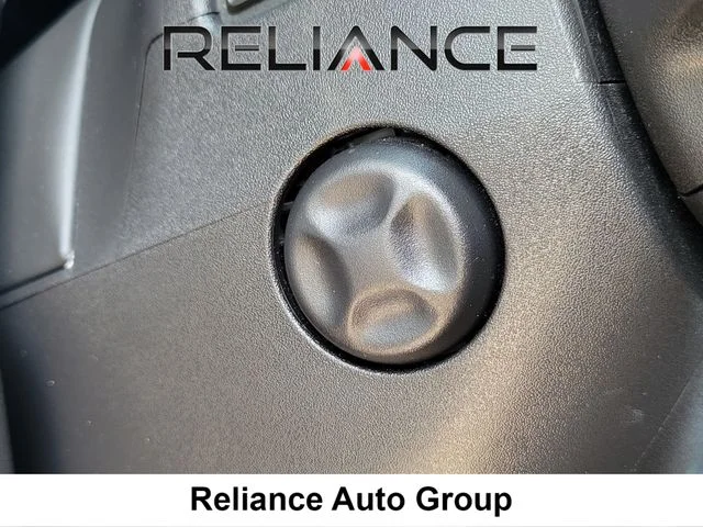 Used 2023 Silver GMC SLT image 22