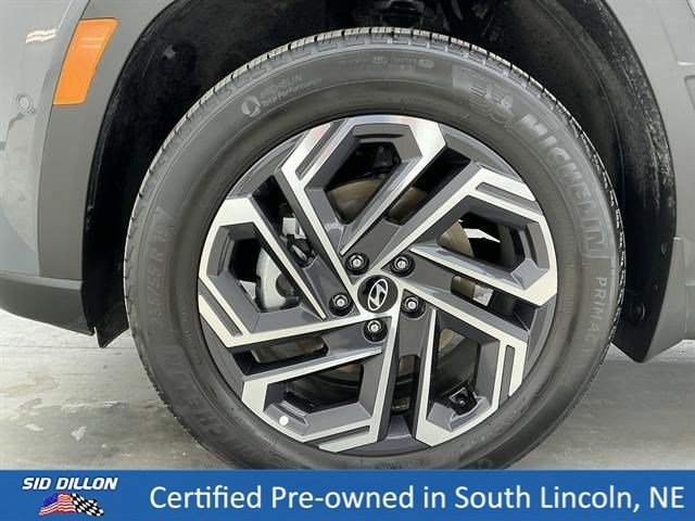 Used 2024 Diamond Black Crystal Pearlcoat Jeep Limited image 17