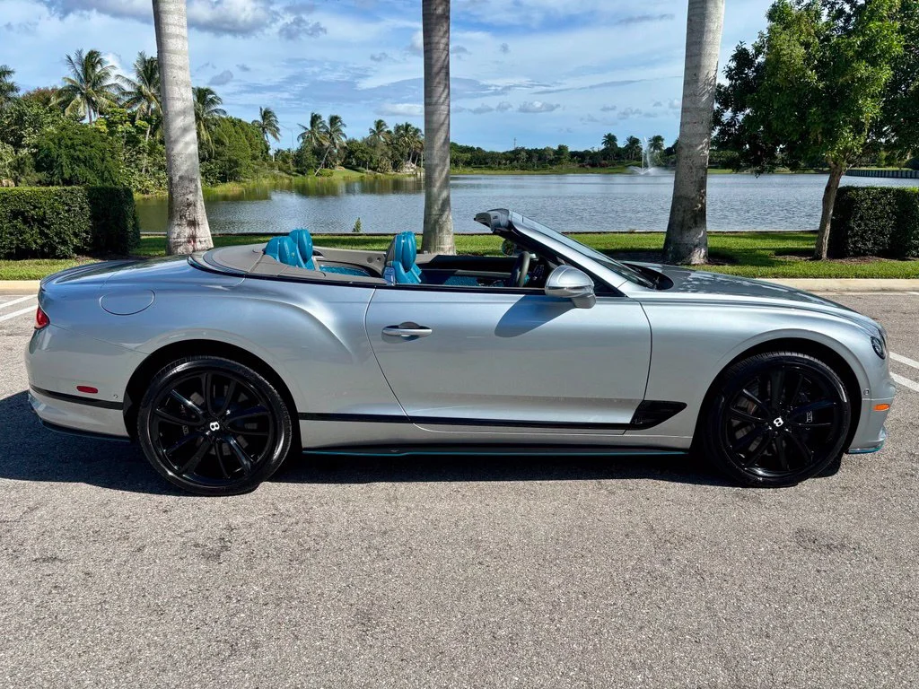 Used 2022 Silver Bentley V8 image 6