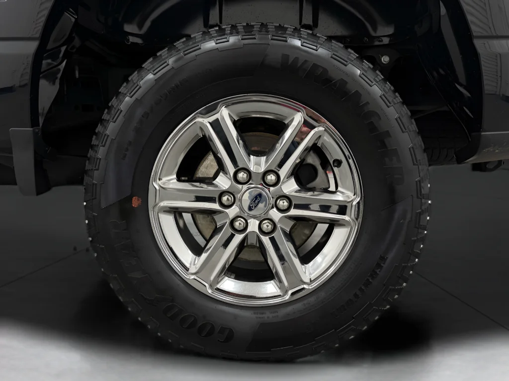 Used 2025 Black Ford XLT image 22