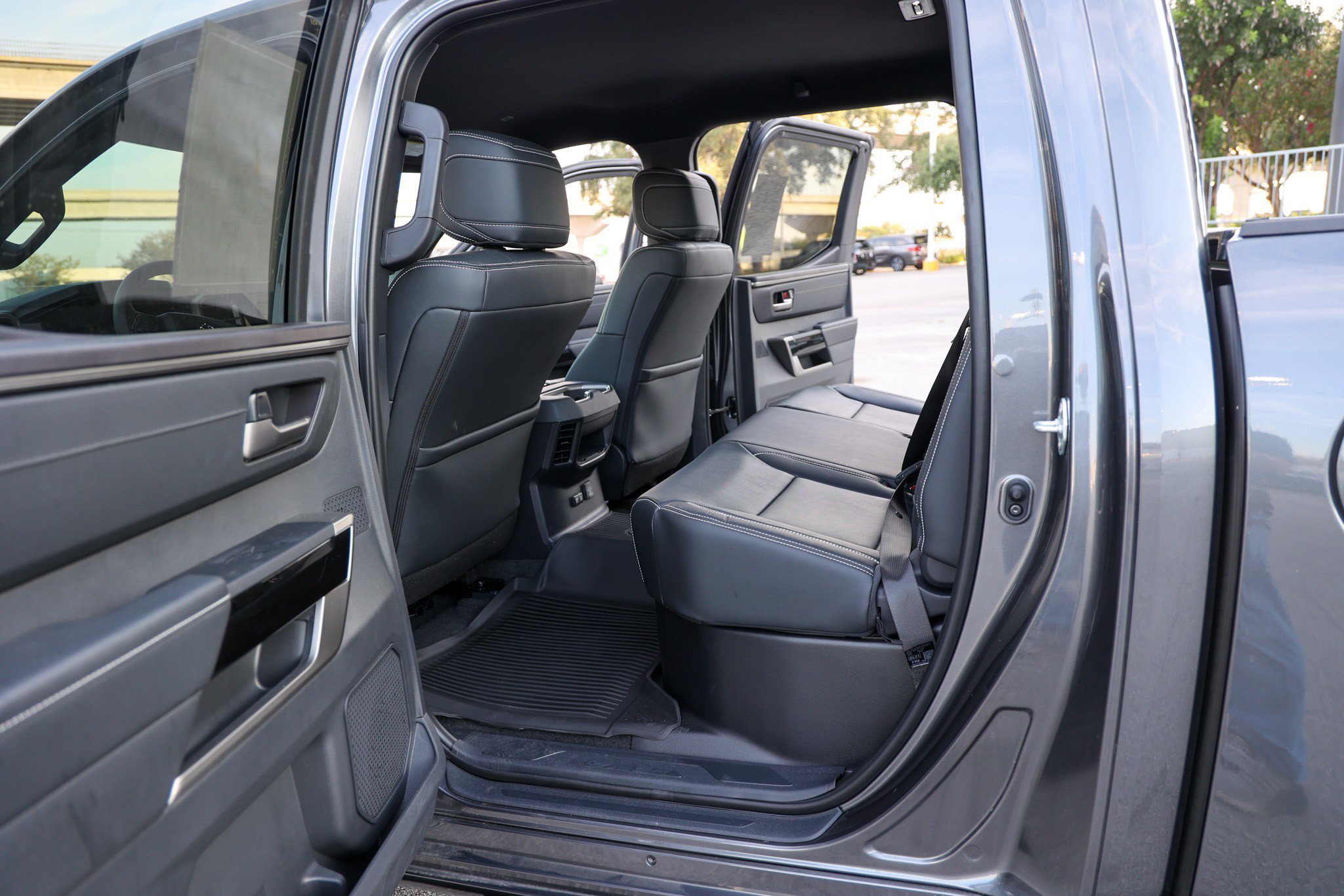 Used 2026 MAGNETIC GRAY MET Toyota Limited image 36
