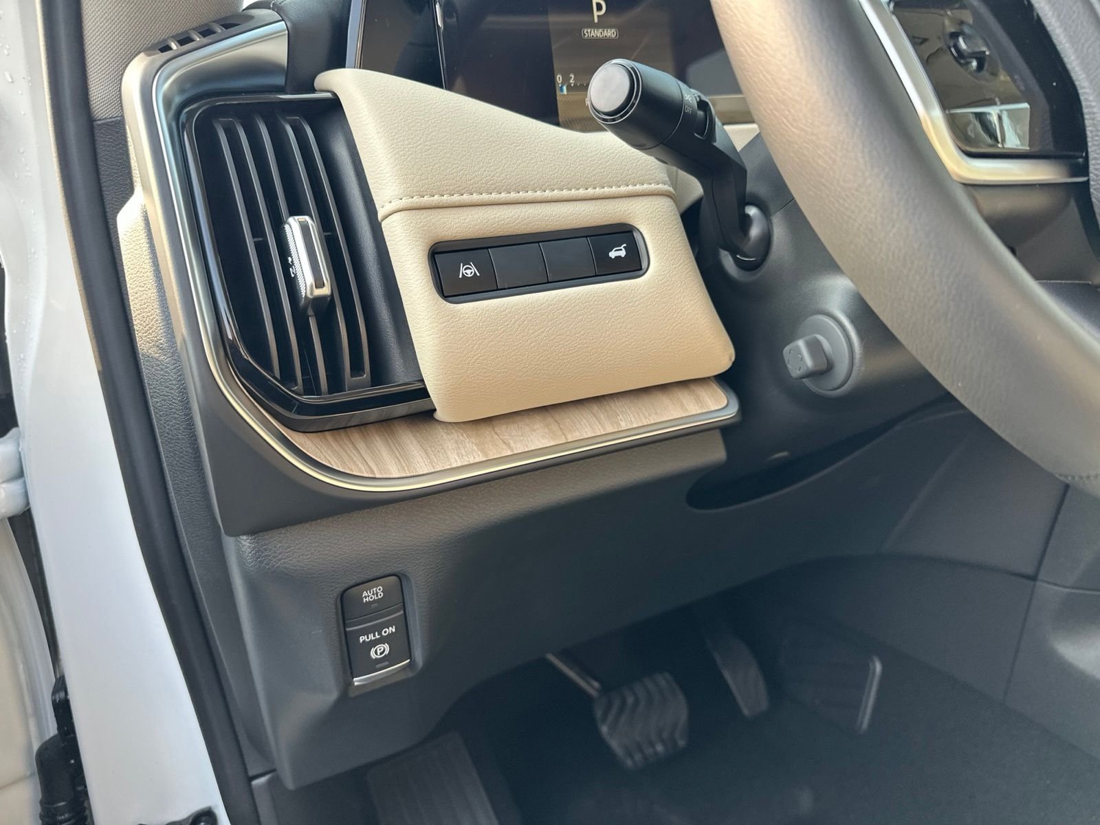 New 2026 White Nissan Platinum image 12