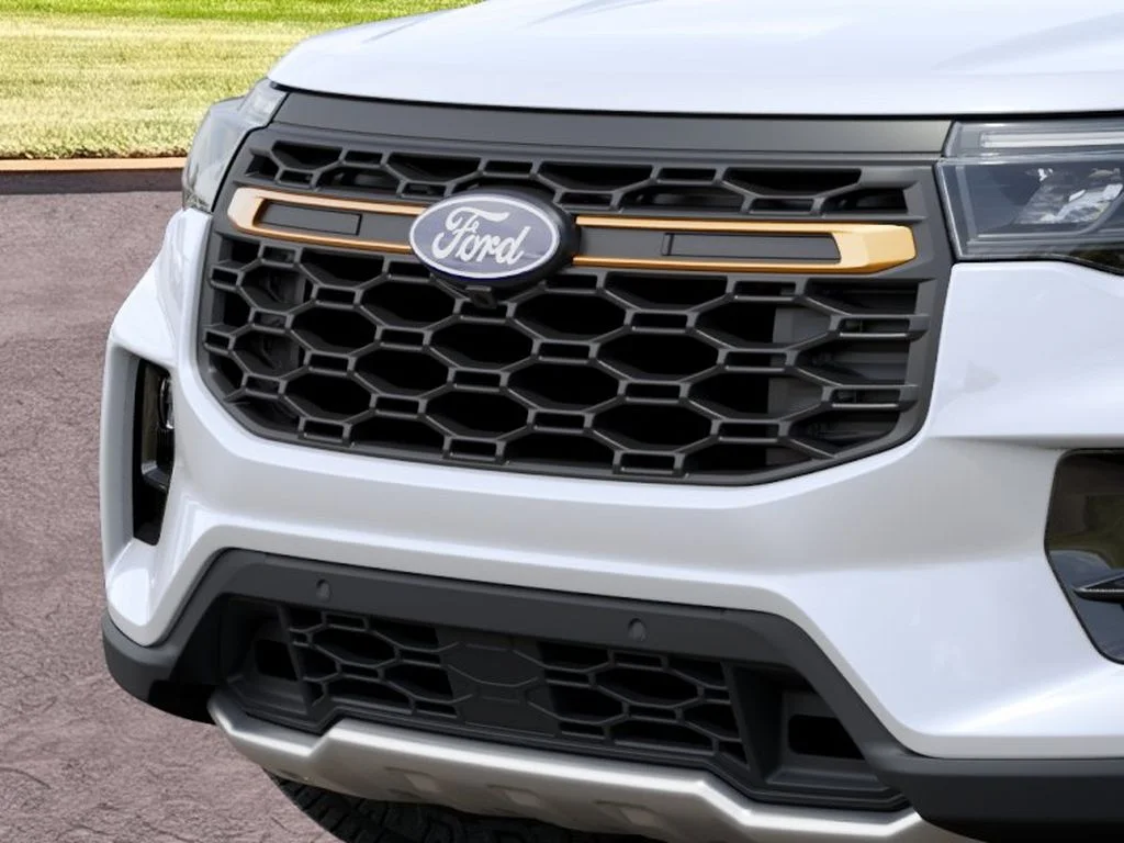 New 2027 Star White Metallic Tri-Coat Ford Tremor image 17