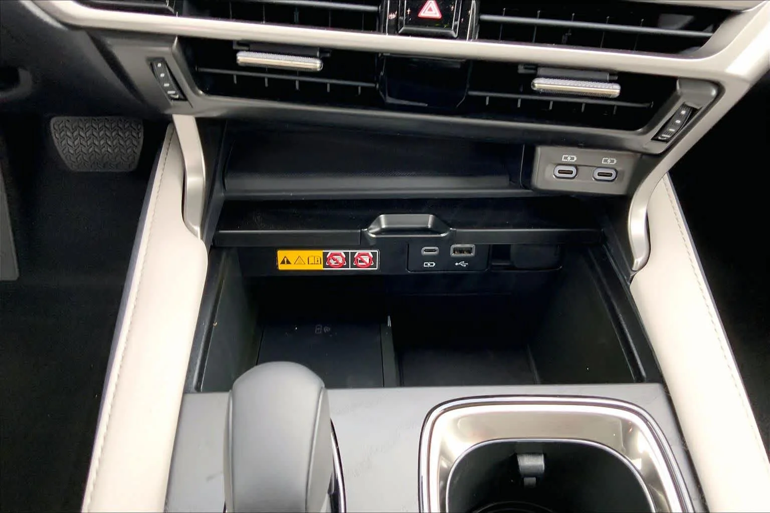 New 2026 Eminent White Pearl Lexus Premium image 18