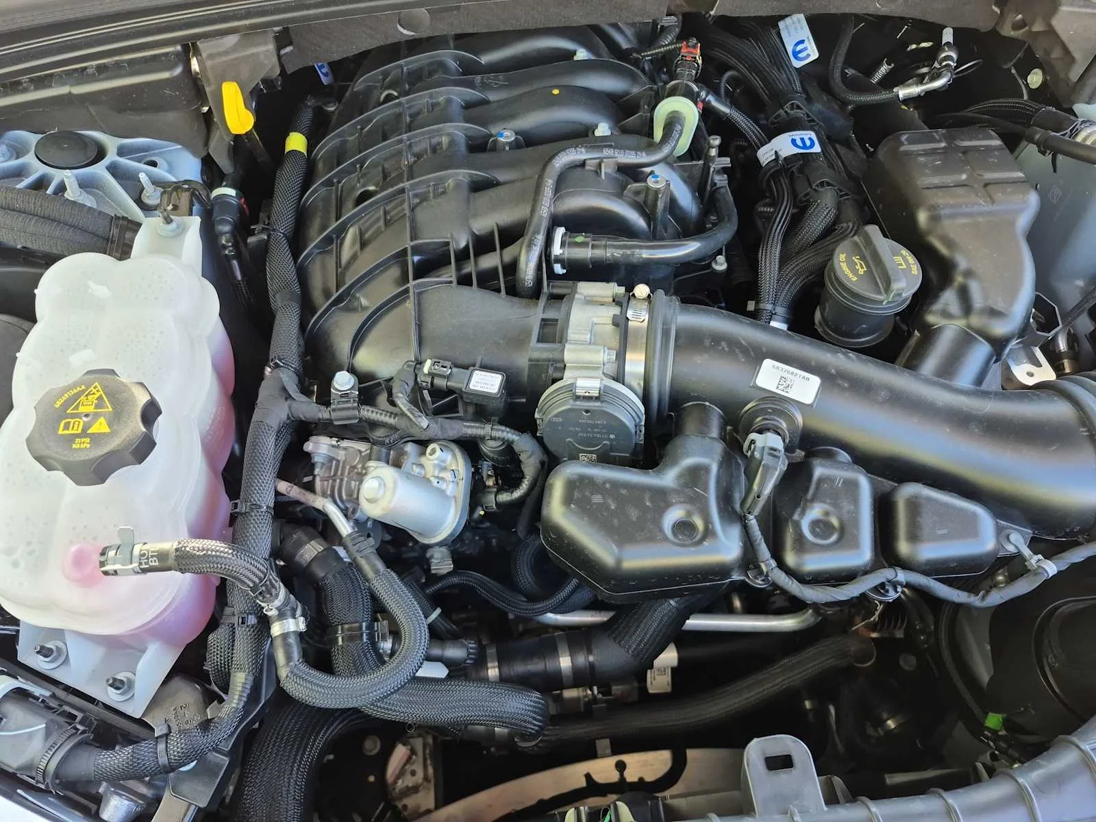 Used 2025 Bright White Clearcoat Jeep Laredo image 13