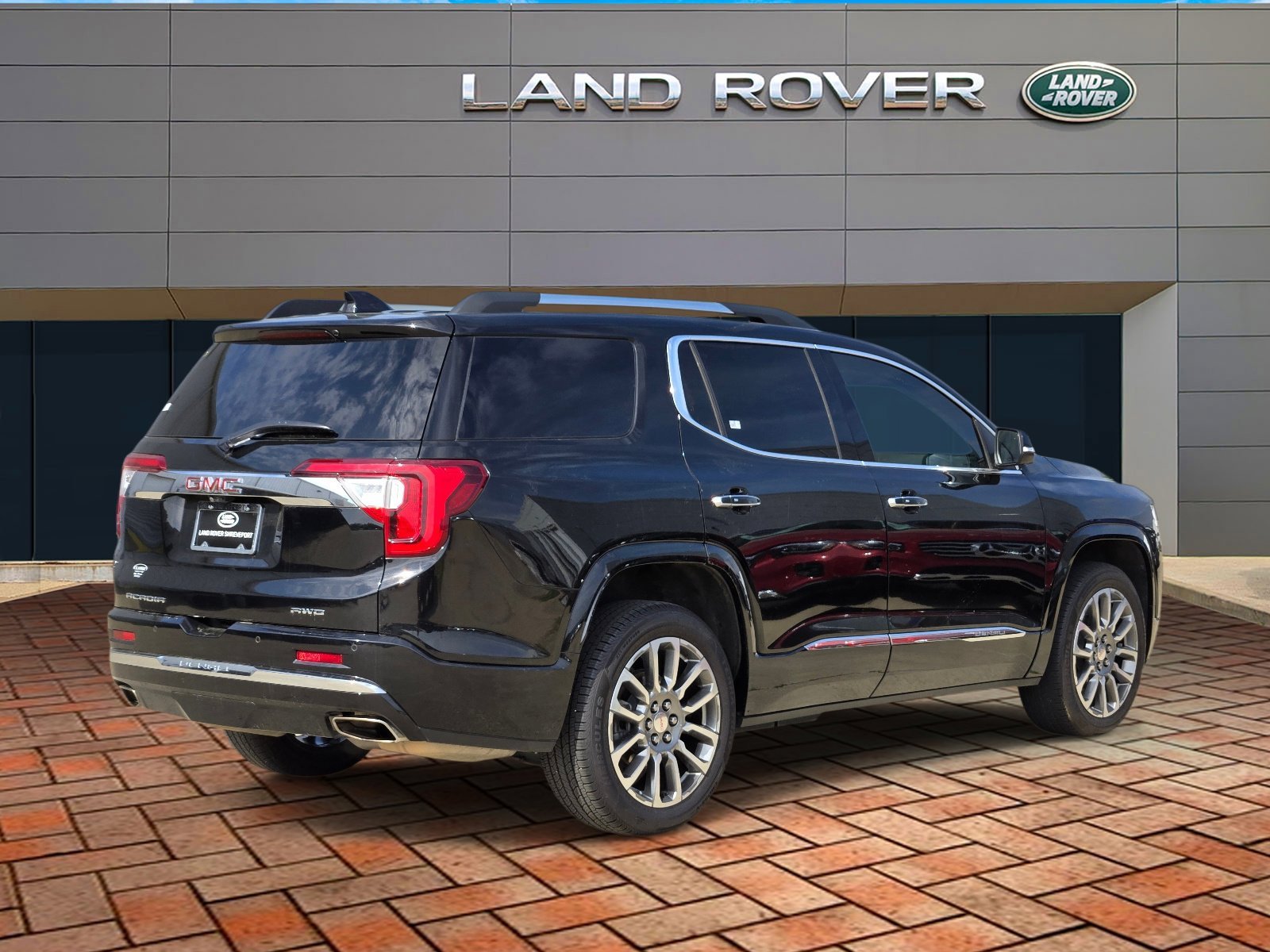 Used 2023 Ebony Twilight Metallic GMC Denali image 4