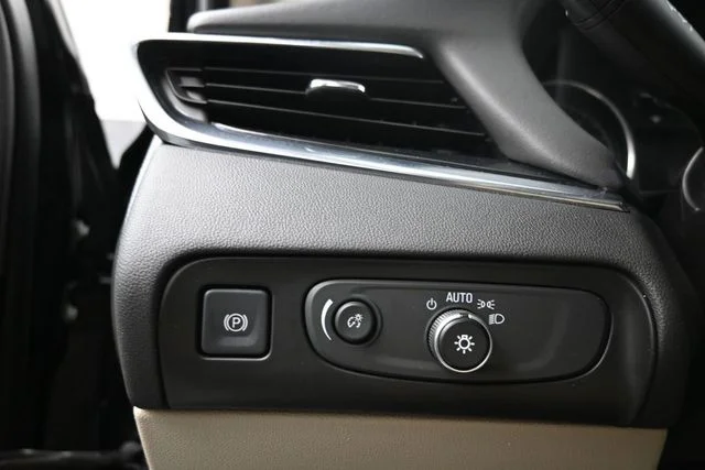 Used 2019 Black Buick Essence image 20