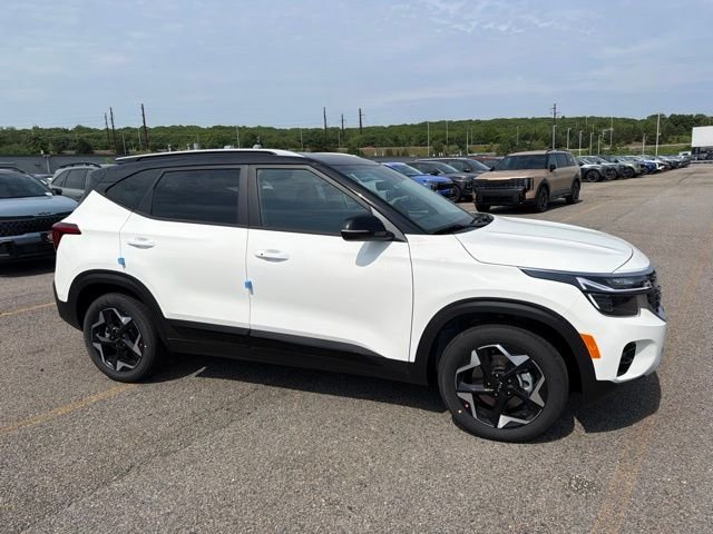 New 2026 Clear White / Black Roof Kia S image 2